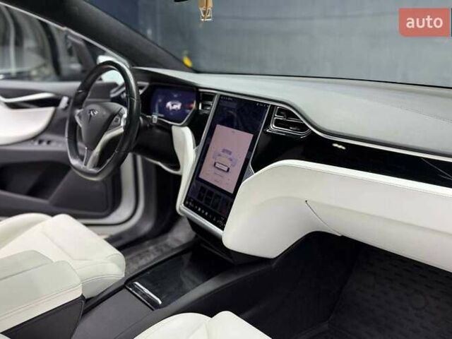 Білий Тесла Модель Х, об'ємом двигуна 0 л та пробігом 64 тис. км за 29900 $, фото 22 на Automoto.ua