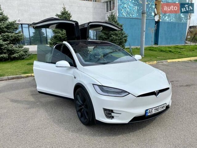 Білий Тесла Модель Х, об'ємом двигуна 0 л та пробігом 142 тис. км за 39000 $, фото 7 на Automoto.ua