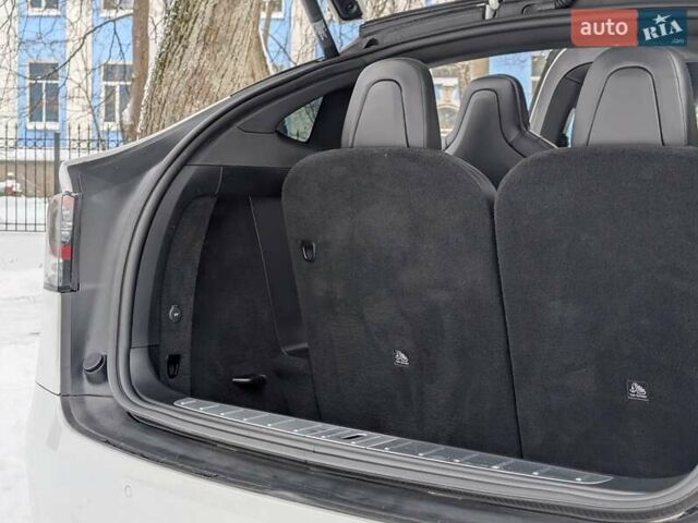 Белый Тесла Модель Х, объемом двигателя 0 л и пробегом 220 тыс. км за 19700 $, фото 13 на Automoto.ua