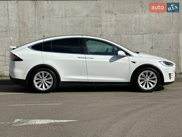 Білий Тесла Модель Х, об'ємом двигуна 0 л та пробігом 110 тис. км за 29900 $, фото 8 на Automoto.ua
