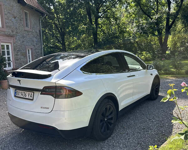 Білий Тесла Модель Х, об'ємом двигуна 0 л та пробігом 63 тис. км за 34000 $, фото 7 на Automoto.ua