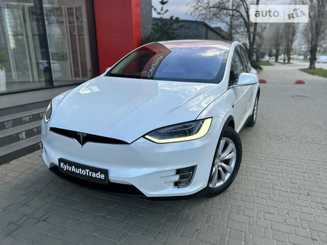 Белый Тесла Модель Х, объемом двигателя 0 л и пробегом 141 тыс. км за 35000 $, фото 8 на Automoto.ua