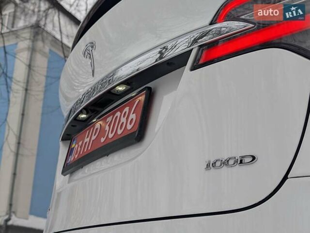 Білий Тесла Модель Х, об'ємом двигуна 0 л та пробігом 220 тис. км за 19700 $, фото 8 на Automoto.ua