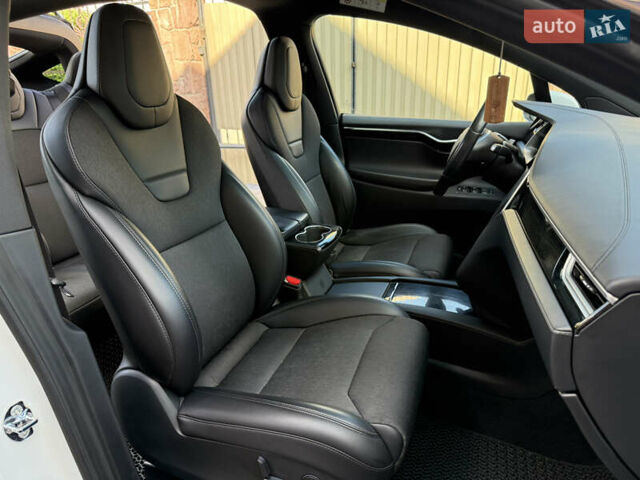 Белый Тесла Модель Х, объемом двигателя 0 л и пробегом 112 тыс. км за 31519 $, фото 88 на Automoto.ua