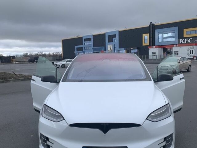 Белый Тесла Модель Х, объемом двигателя 0 л и пробегом 150 тыс. км за 24000 $, фото 3 на Automoto.ua
