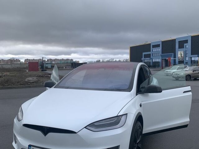 Белый Тесла Модель Х, объемом двигателя 0 л и пробегом 150 тыс. км за 24000 $, фото 1 на Automoto.ua