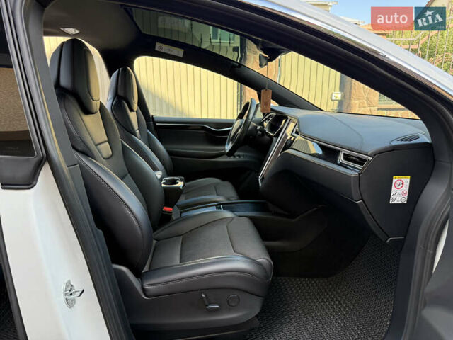Белый Тесла Модель Х, объемом двигателя 0 л и пробегом 112 тыс. км за 31519 $, фото 87 на Automoto.ua