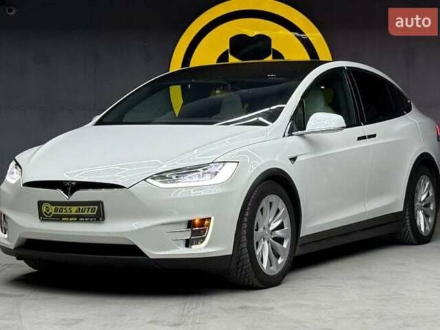 Білий Тесла Модель Х, об'ємом двигуна 0 л та пробігом 64 тис. км за 29900 $, фото 2 на Automoto.ua