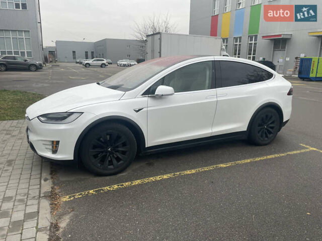 Білий Тесла Модель Х, об'ємом двигуна 0 л та пробігом 99 тис. км за 19990 $, фото 4 на Automoto.ua