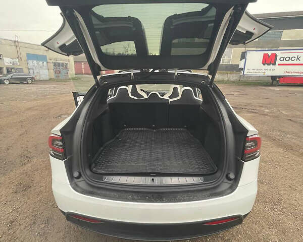 Белый Тесла Модель Х, объемом двигателя 0 л и пробегом 64 тыс. км за 29500 $, фото 8 на Automoto.ua