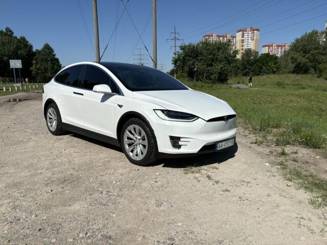 Белый Тесла Модель Х, объемом двигателя 0 л и пробегом 103 тыс. км за 22900 $, фото 1 на Automoto.ua