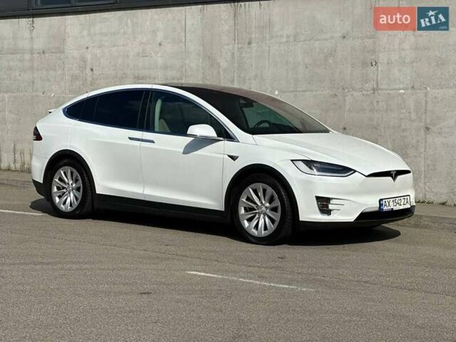 Білий Тесла Модель Х, об'ємом двигуна 0 л та пробігом 110 тис. км за 29900 $, фото 6 на Automoto.ua