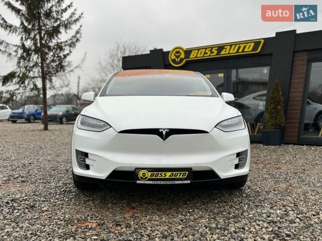 Белый Тесла Модель Х, объемом двигателя 0 л и пробегом 126 тыс. км за 25000 $, фото 1 на Automoto.ua