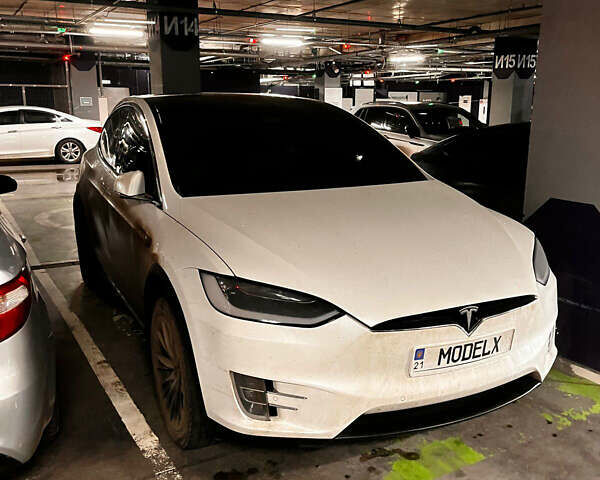 Белый Тесла Модель Х, объемом двигателя 0 л и пробегом 150 тыс. км за 28000 $, фото 1 на Automoto.ua