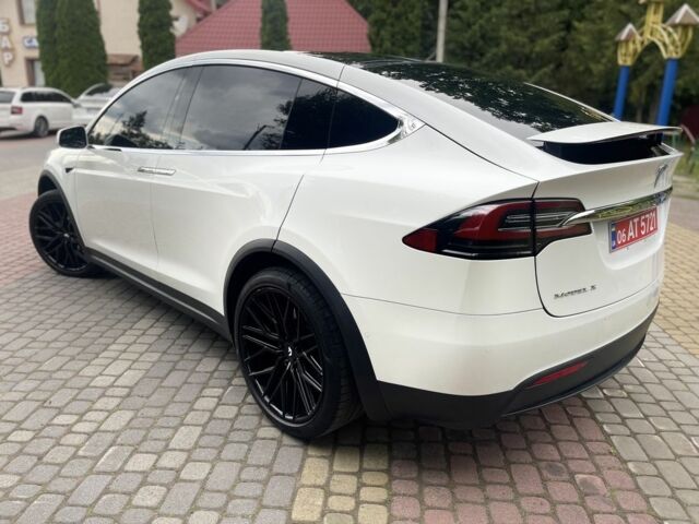 Білий Тесла Модель Х, об'ємом двигуна 0 л та пробігом 120 тис. км за 26900 $, фото 2 на Automoto.ua