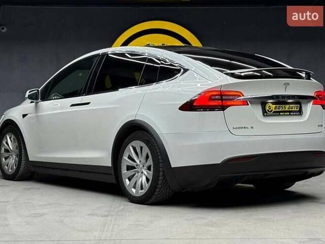 Білий Тесла Модель Х, об'ємом двигуна 0 л та пробігом 64 тис. км за 29900 $, фото 3 на Automoto.ua