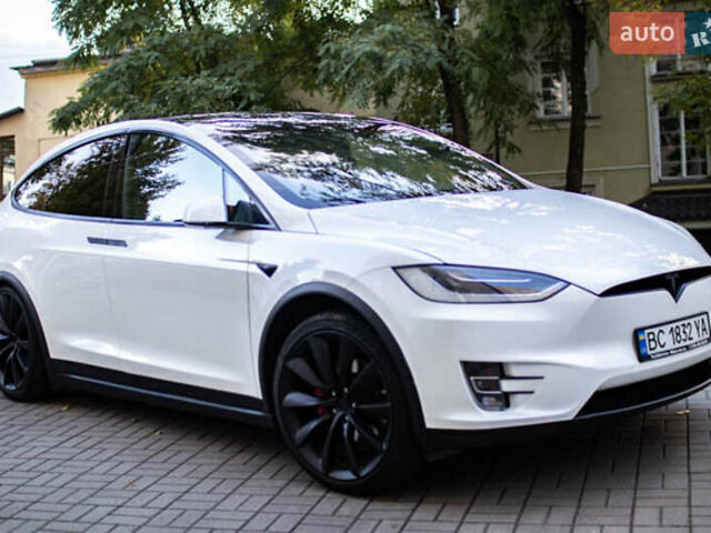 Белый Тесла Модель Х, объемом двигателя 0 л и пробегом 101 тыс. км за 28000 $, фото 2 на Automoto.ua