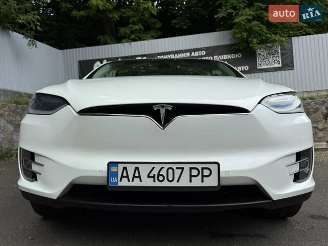 Білий Тесла Модель Х, об'ємом двигуна 0 л та пробігом 92 тис. км за 26490 $, фото 9 на Automoto.ua