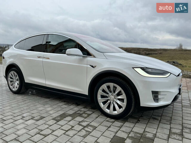 Белый Тесла Модель Х, объемом двигателя 0 л и пробегом 112 тыс. км за 31580 $, фото 13 на Automoto.ua