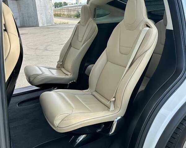 Білий Тесла Модель Х, об'ємом двигуна 0 л та пробігом 110 тис. км за 29900 $, фото 43 на Automoto.ua