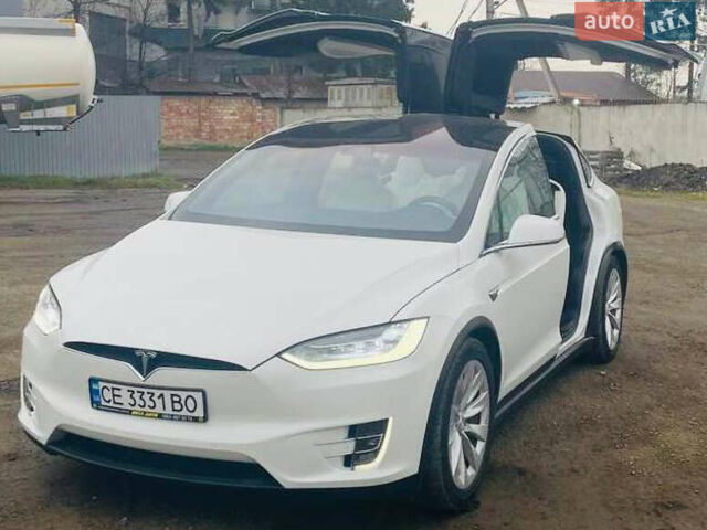 Белый Тесла Модель Х, объемом двигателя 0 л и пробегом 64 тыс. км за 29500 $, фото 1 на Automoto.ua