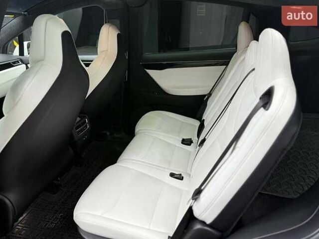 Білий Тесла Модель Х, об'ємом двигуна 0 л та пробігом 64 тис. км за 29900 $, фото 26 на Automoto.ua