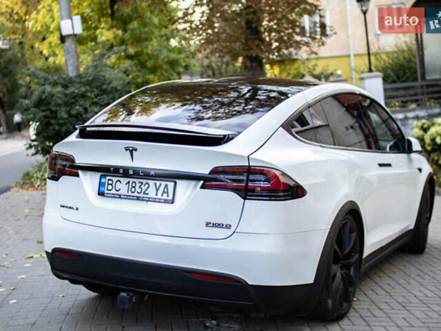 Белый Тесла Модель Х, объемом двигателя 0 л и пробегом 101 тыс. км за 28000 $, фото 3 на Automoto.ua