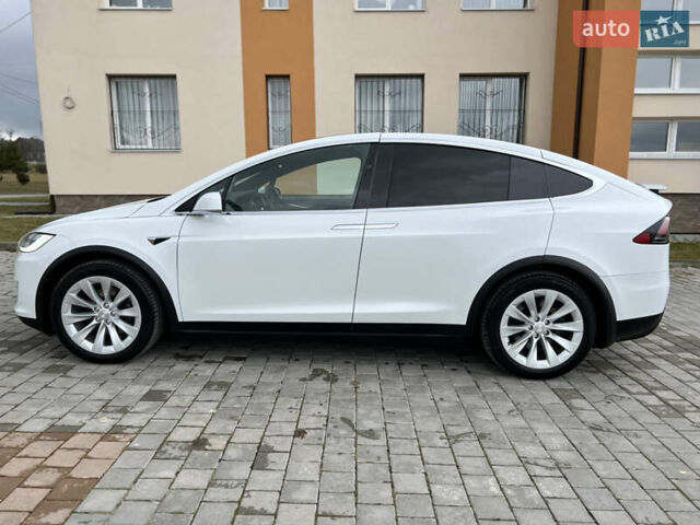 Белый Тесла Модель Х, объемом двигателя 0 л и пробегом 112 тыс. км за 31580 $, фото 5 на Automoto.ua