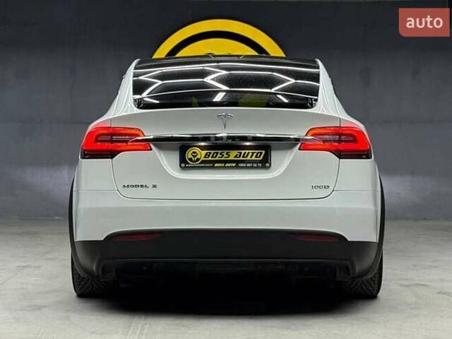 Білий Тесла Модель Х, об'ємом двигуна 0 л та пробігом 64 тис. км за 29900 $, фото 4 на Automoto.ua