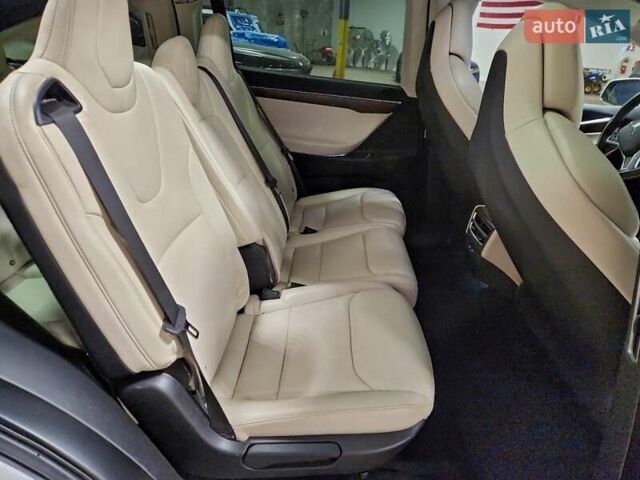 Белый Тесла Модель Х, объемом двигателя 0 л и пробегом 100 тыс. км за 7650 $, фото 10 на Automoto.ua
