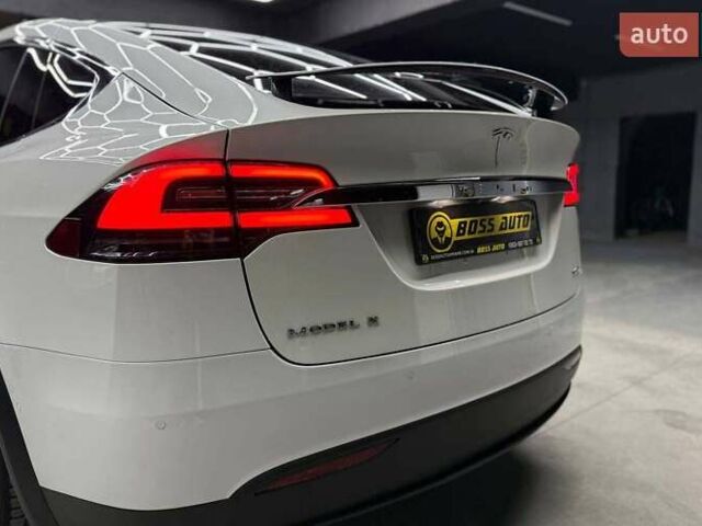 Білий Тесла Модель Х, об'ємом двигуна 0 л та пробігом 64 тис. км за 29900 $, фото 7 на Automoto.ua