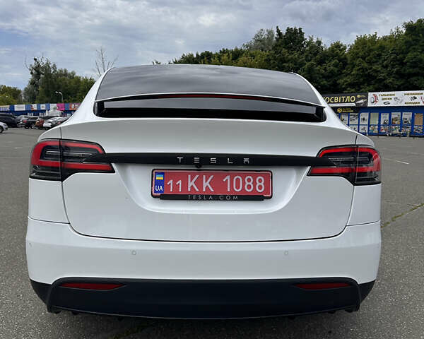 Белый Тесла Модель Х, объемом двигателя 0 л и пробегом 112 тыс. км за 22700 $, фото 8 на Automoto.ua