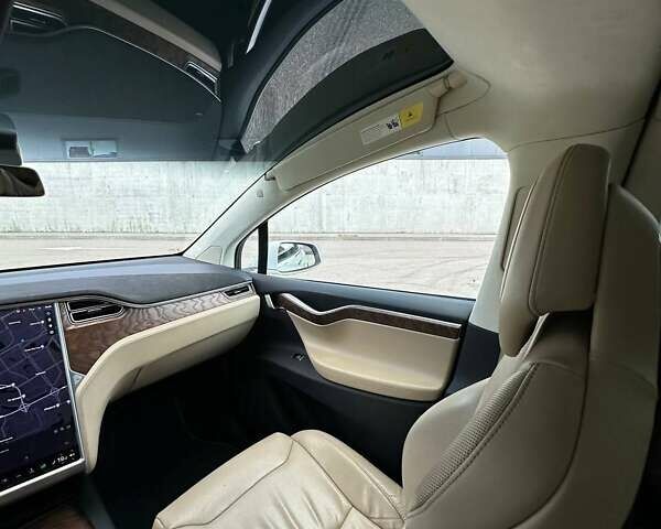 Білий Тесла Модель Х, об'ємом двигуна 0 л та пробігом 110 тис. км за 29900 $, фото 27 на Automoto.ua