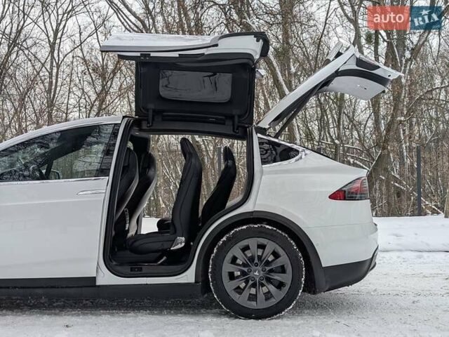 Білий Тесла Модель Х, об'ємом двигуна 0 л та пробігом 220 тис. км за 19700 $, фото 9 на Automoto.ua