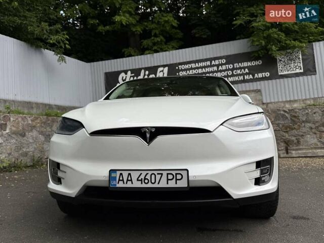 Білий Тесла Модель Х, об'ємом двигуна 0 л та пробігом 92 тис. км за 26490 $, фото 8 на Automoto.ua