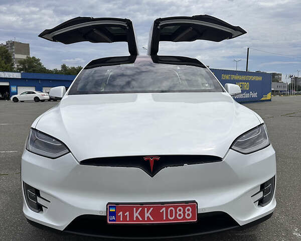 Белый Тесла Модель Х, объемом двигателя 0 л и пробегом 112 тыс. км за 22700 $, фото 22 на Automoto.ua