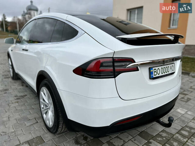 Белый Тесла Модель Х, объемом двигателя 0 л и пробегом 112 тыс. км за 31580 $, фото 7 на Automoto.ua