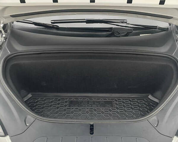 Белый Тесла Модель Х, объемом двигателя 0 л и пробегом 64 тыс. км за 29500 $, фото 15 на Automoto.ua