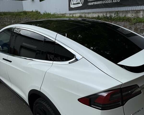 Білий Тесла Модель Х, об'ємом двигуна 0 л та пробігом 92 тис. км за 26490 $, фото 20 на Automoto.ua