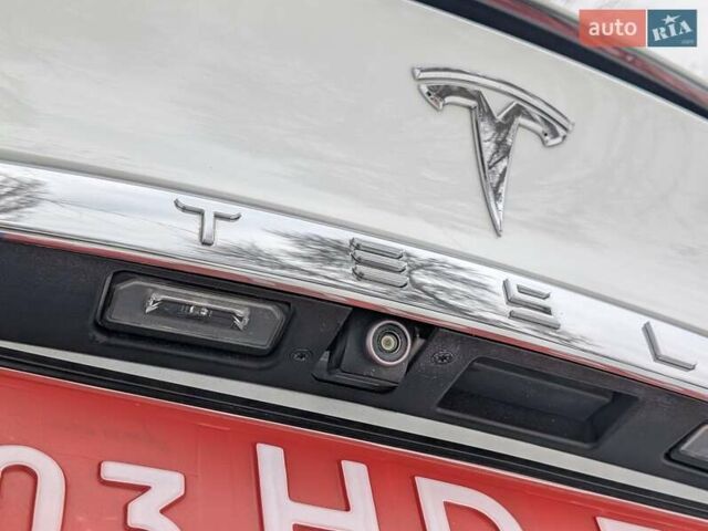 Белый Тесла Модель Х, объемом двигателя 0 л и пробегом 220 тыс. км за 19700 $, фото 39 на Automoto.ua
