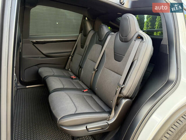 Белый Тесла Модель Х, объемом двигателя 0 л и пробегом 112 тыс. км за 31519 $, фото 64 на Automoto.ua
