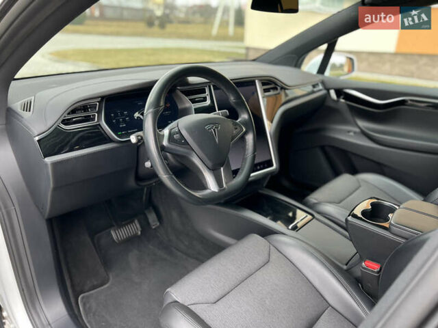 Белый Тесла Модель Х, объемом двигателя 0 л и пробегом 112 тыс. км за 31580 $, фото 40 на Automoto.ua