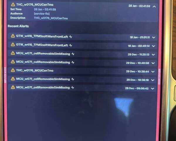 Белый Тесла Модель Х, объемом двигателя 0 л и пробегом 197 тыс. км за 24500 $, фото 22 на Automoto.ua