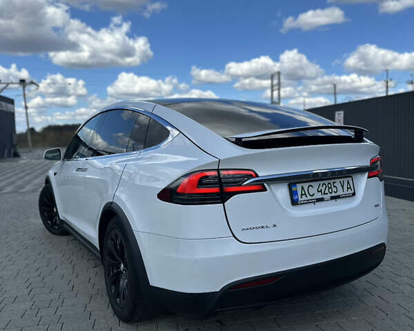 Білий Тесла Модель Х, об'ємом двигуна 0 л та пробігом 90 тис. км за 24999 $, фото 6 на Automoto.ua