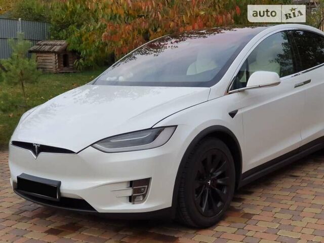 Белый Тесла Модель Х, объемом двигателя 0 л и пробегом 55 тыс. км за 27500 $, фото 11 на Automoto.ua