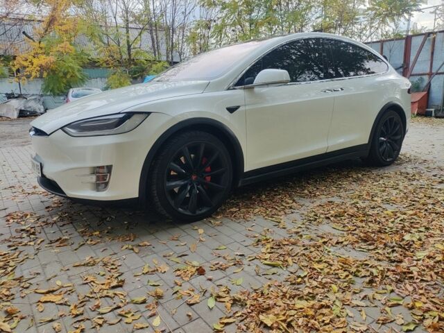 Тесла Модель Х 2017 в Днепре (Днепропетровске) на Automoto.ua Белый Тесла Модель Х, объемом двигателя 0 л и пробегом 106 тыс. км за 22000 $, фото 1 на Automoto.ua