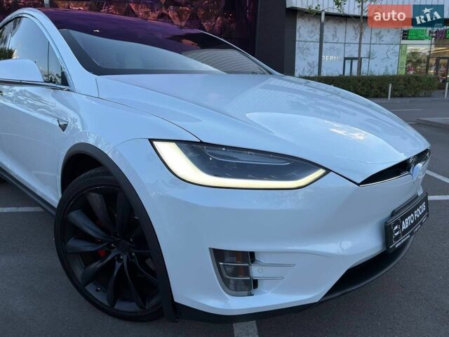 Білий Тесла Модель Х, об'ємом двигуна 0 л та пробігом 118 тис. км за 23990 $, фото 1 на Automoto.ua