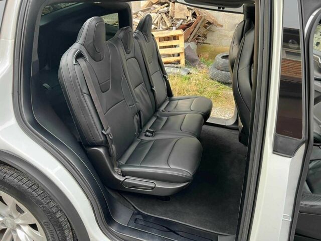 Білий Тесла Модель Х, об'ємом двигуна 0 л та пробігом 82 тис. км за 25500 $, фото 13 на Automoto.ua