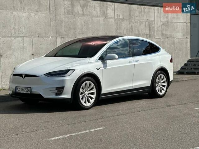 Білий Тесла Модель Х, об'ємом двигуна 0 л та пробігом 110 тис. км за 29900 $, фото 3 на Automoto.ua