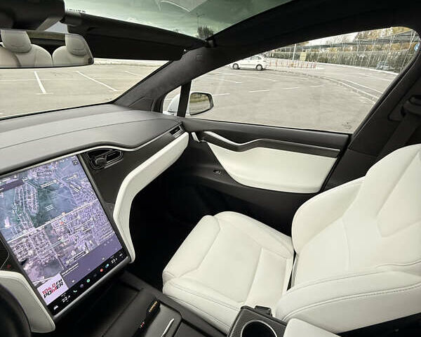 Тесла Модель Х 2017 у Дніпро (Дніпропетровську) на Automoto.ua Білий Тесла Модель Х, об'ємом двигуна 0 л та пробігом 83 тис. км за 33300 $, фото 25 на Automoto.ua
